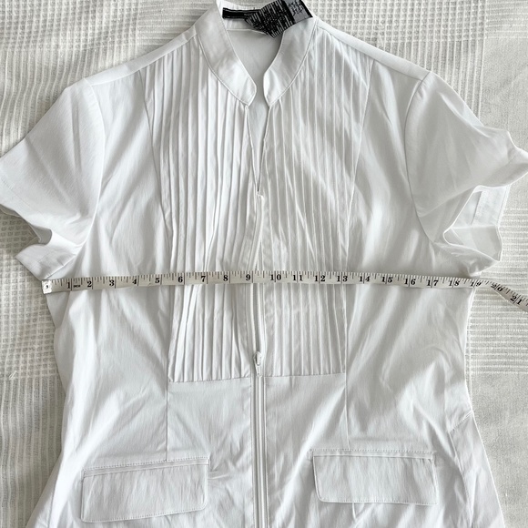 Noel Asmar White Dolce Tunic M for estheticians, massage therapist - Picture 11 of 12